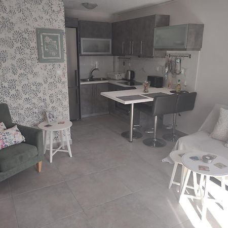 Irida Holiday Apartments Stoúpa Dış mekan fotoğraf